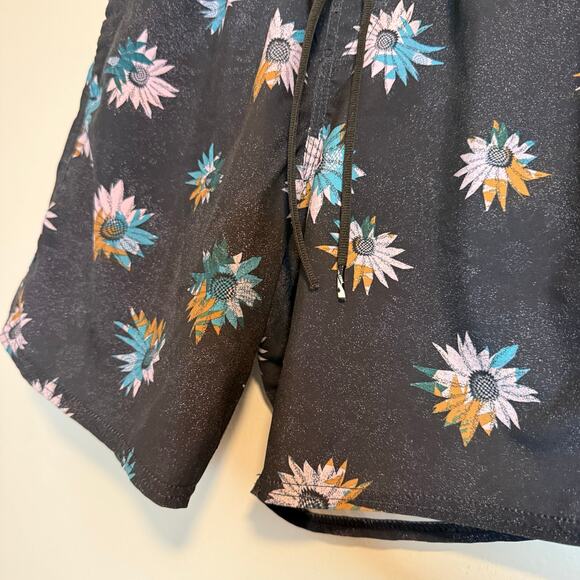 Volcom Swim Trunks Black Pink Floral Surf Board Shorts Size Men’s Small - Picture 5 of 8